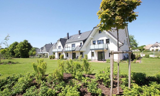 Lobbe Apartment | strandnahe FeWo mit Balkon, gratis Nutzung vom AHOI Erlebnisbad und Sauna in Sellin - Rex Rugia FeWo 13-7
