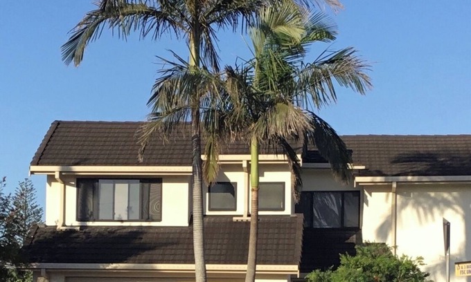 Port Macquarie Apartment | "Strathmore Lodge" - UNIT 1A LOWER LEVEL.