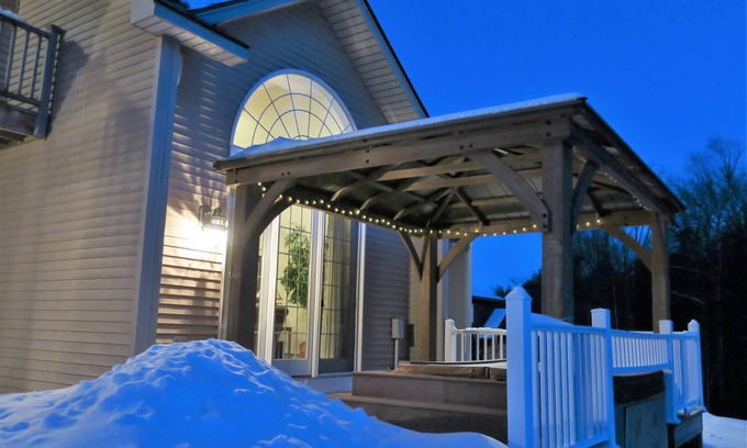 Stratton House | Stratton mountain beauty.Brand new generator
