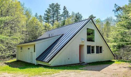 Jamaica Ski Chalet | Stratton Ski Haus