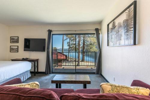 Truckee House | Striking Studio w/Lake View #244 at Donner Lake Village
