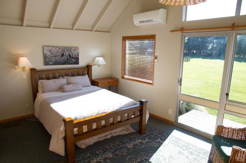 Mount Somers Hotel | Stronechrubie Accommodation and Restaurant