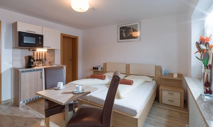 Scheffau am Wilden Kaiser Cottage | Studio-appartement mit Küche und Eigenem Bad ÜF - Haus Romeo - Alpine Gay Resort