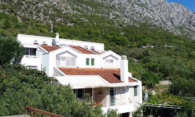 Igrane Apartment | Studio 100 m from the beach