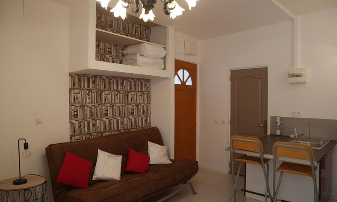 Pont-Saint-Esprit Apartment | studio 25 m2 furnished refurbished