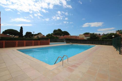 Les Arenes Apartment | studio 4 personnes dans une residence avec piscine plus parking