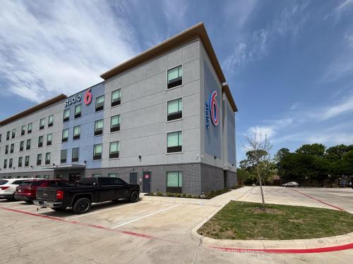Buckner Terrace - Everglade Park Hotel | Studio 6 Dallas, TX – Fair Park