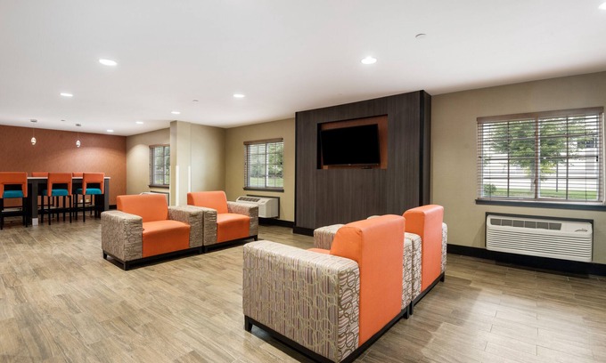Lenexa Hotel | Studio 6 Lenexa, KS - Overland Park