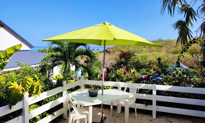 Marigot Apartment | Studio agréable avec vue sur la mer à Marigot - 30 m² + Jardin.