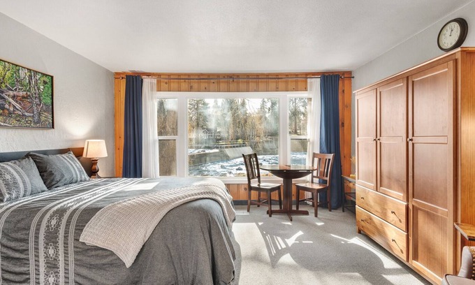 Orchard District Cottage | Studio along the Deschutes River and Trail!