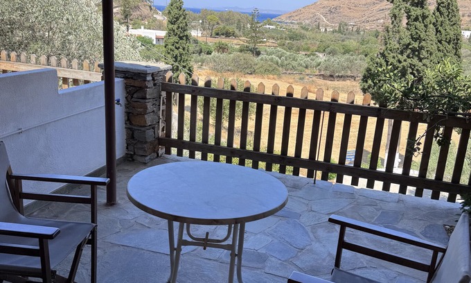 Pisses Apartment | Studio Apartment '5' with Sea View, Wi-Fi and Air Conditioning