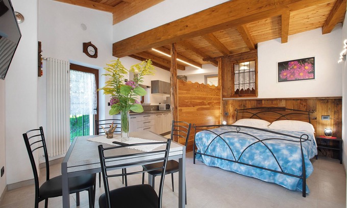 Sarre Apartment | Studio Apartment 'Appartamento 2' with Mountain View, Balcony and Wi-Fi