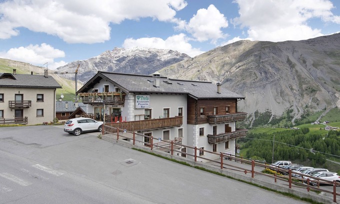 Sant'Anna Apartment | Studio Apartment "Trela" near Slopes with Balcony & Wi-Fi