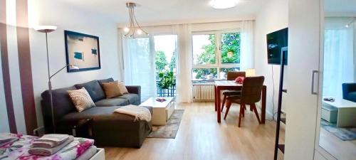 Augustinviertel Apartment | Studio apartment with balcony