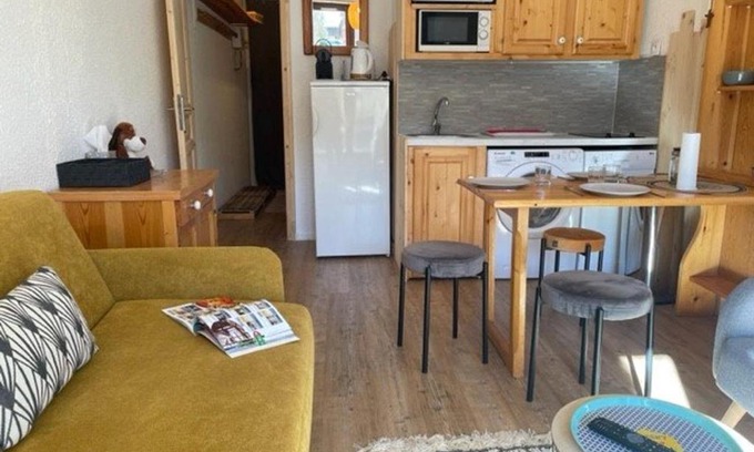Risoul Apartment | Studio cabine, 4 pers, Risoul, proche commerces, Cuisine équipée, Balcon, Animaux acceptés - FR-1-330-559