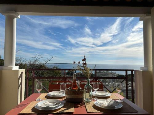 La Croix des Gardes Apartment | Studio cabine 5 personnes avec piscine et parking à Cannes - FR-1-609-97