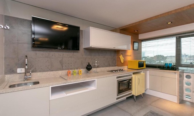 Reboucas Apartment | Studio Charmoso Central - 7th003