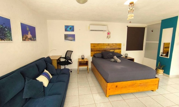 Colonia Adolfo Lopez Mateos Apartment | Studio comfy & equipped, 3 blocks to seawall and walking distance ferry & market