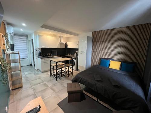 Villeneuve-sur-Lot Apartment | Studio confortable avec balcon