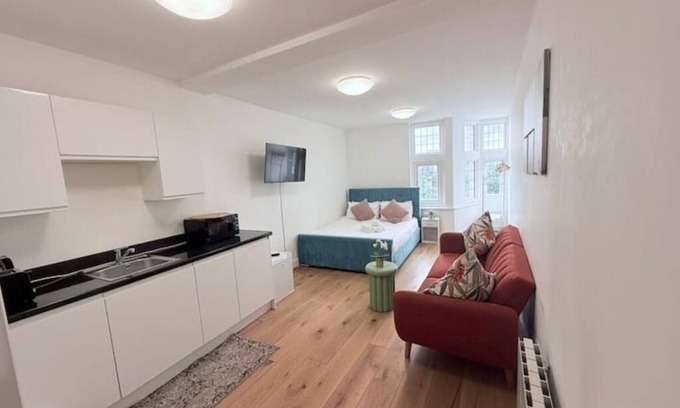 Childs Hill Apartment | Studio Flat 5 in Golders Green