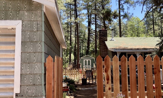 Pinetop Cottage | STUDIO GUEST COTTAGE ON THE NATIONAL FOREST