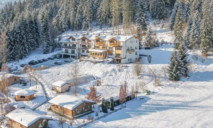 Oberndorf bei Kitzbuhel Apartment | Studio im Gartenhotel Rosenhof bei Kitzbühel