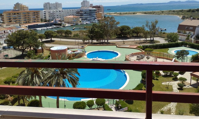 Pedrinya Apartment | Studio Isla de Rosas