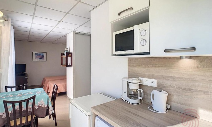 Lamalou-les-Bains Apartment | Studio Lamalou-les-Bains, 1 pièce, 2 personnes - FR-1-451-64
