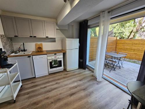 Le Beausset Apartment | Studio "Le Yellow" avec terrasse et parking