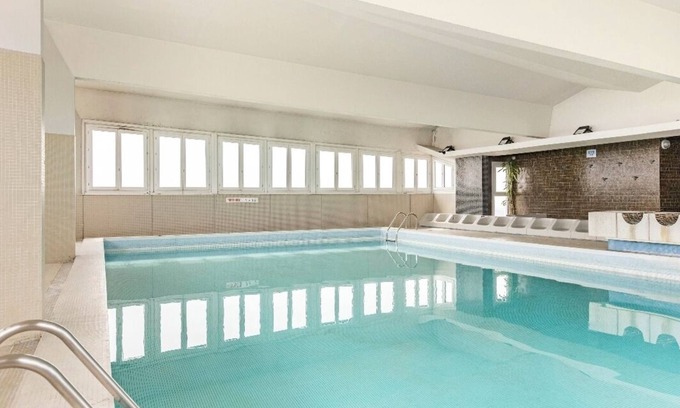 Saint-Lambert Apartment | Studio Lumineux Avec Piscine