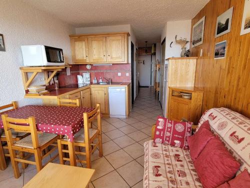Saint-Michel-de-Chaillol Apartment | Studio Montagne 4 Pers. avec Balcon à Saint-Michel-de-Chaillol - FR-1-393-142