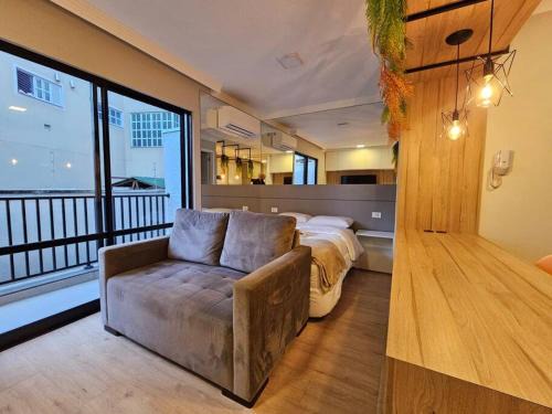Bigorrilho Apartment | Studio Moderno com sacada Ap 25 Soho Life