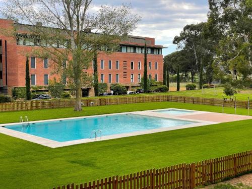 Torroella de Montgri House | Studio on Golf Course near Sandy Beaches