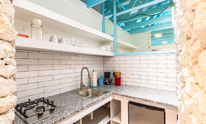 Gambier Apartment | Studio Peach at Viking Hill Resort with Pool