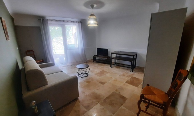 Aups Apartment | Studio Près des Gorges du Verdon, Classé Meublé Tourisme 2 Étoiles