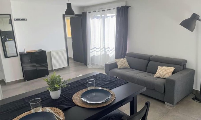Les Gondoles Apartment | Studio spacieux entièrement équipé à Choisy le Roi