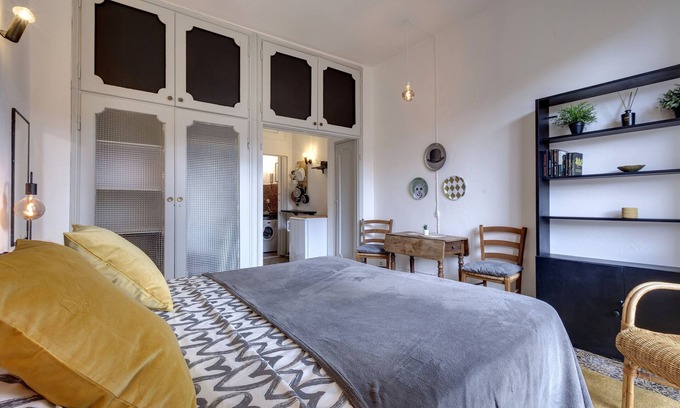 San Niccolo Apartment | Studio Suite with elevator near the Old Bridge