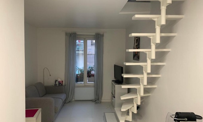 Quartier du Pont-de-Flandre Apartment | Studio type loft