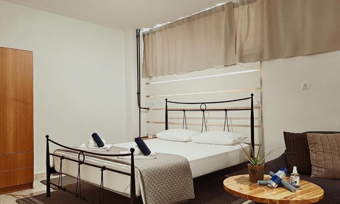 Larissa Apartment | Studio V3st & Parking