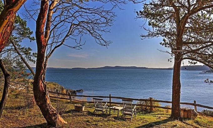 Friday Harbor Apartment | Studio with a View!