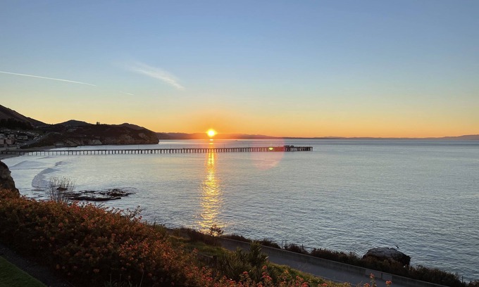 Avila Beach Resort | Studio with King bed and full bath w/balcony