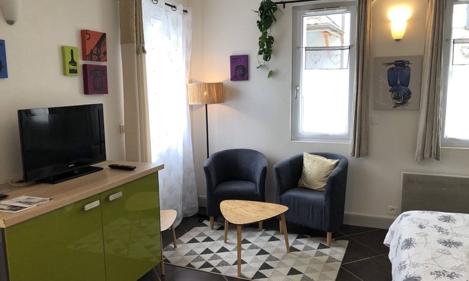 Thonon-les-Bains Apartment | Studio with private parking Thonon center, very close to Thermes