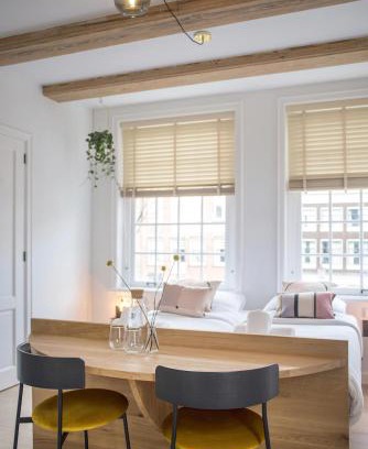 Jordaan Bed & Breakfast | Studios at the canal