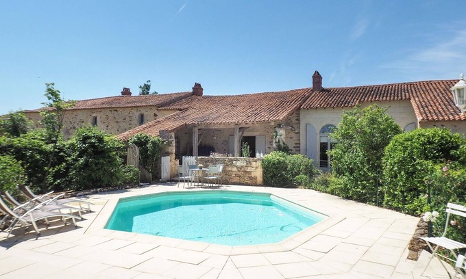 Saint-Laurent-de-la-Salle Villa | Stunning private villa for 6 guests with pool, WIFI, TV, patio, pets allowed and parking