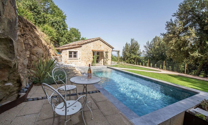 Passignano sul Trasimeno House | Stunning private villa with WIFI, A/C, private pool, TV, patio, pets allowed and parking