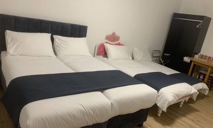 Kamyk Apartment | Stunning 2-Bed Apartment in Praha 4