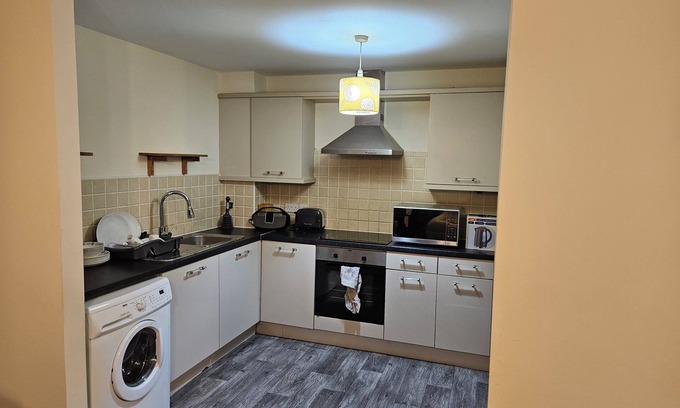 Belfast Apartment | Stunning 2-bed Apt-freeparking, Close to City