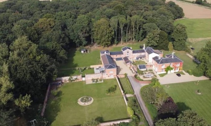 Hethel Cottage | Stunning 2 bed cottage on rural country estate only 7 miles from Norwich