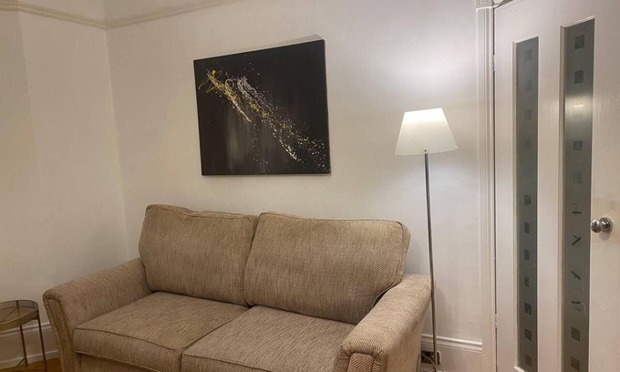 Gateshead Apartment | Stunning 2-bed Pet Friendly Apartment in Gateshead