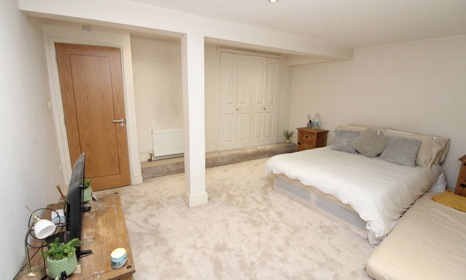 Munster Apartment | Stunning 2 bedroom apartment in Fulham